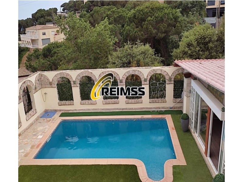 6 sypialnia Willa na sprzedaż w Lloret de Mar z garażem - 449 000 € (Ref: 7241137)