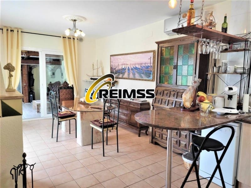 6 sypialnia Willa na sprzedaż w Lloret de Mar z garażem - 449 000 € (Ref: 7241137)