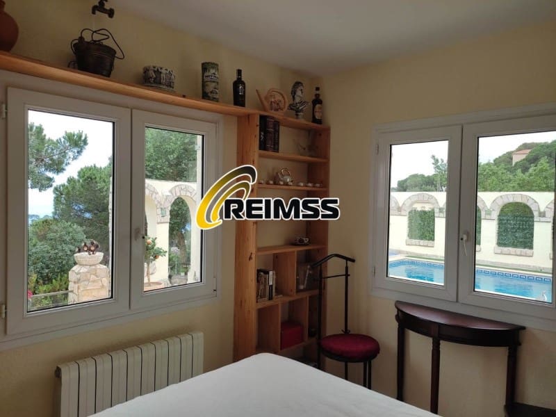 6 sypialnia Willa na sprzedaż w Lloret de Mar z garażem - 449 000 € (Ref: 7241137)