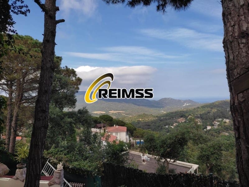 6 sypialnia Willa na sprzedaż w Lloret de Mar z garażem - 449 000 € (Ref: 7241137)