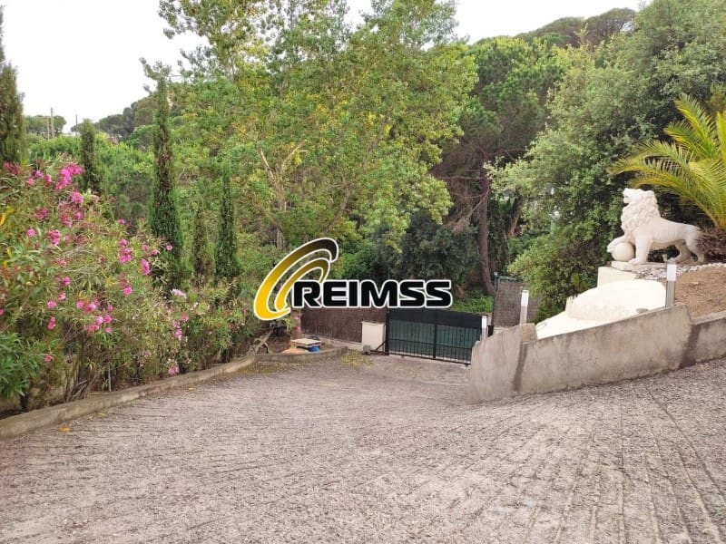 6 sypialnia Willa na sprzedaż w Lloret de Mar z garażem - 449 000 € (Ref: 7241137)