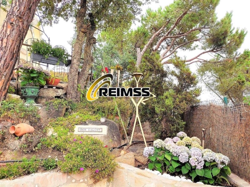 6 sypialnia Willa na sprzedaż w Lloret de Mar z garażem - 449 000 € (Ref: 7241137)