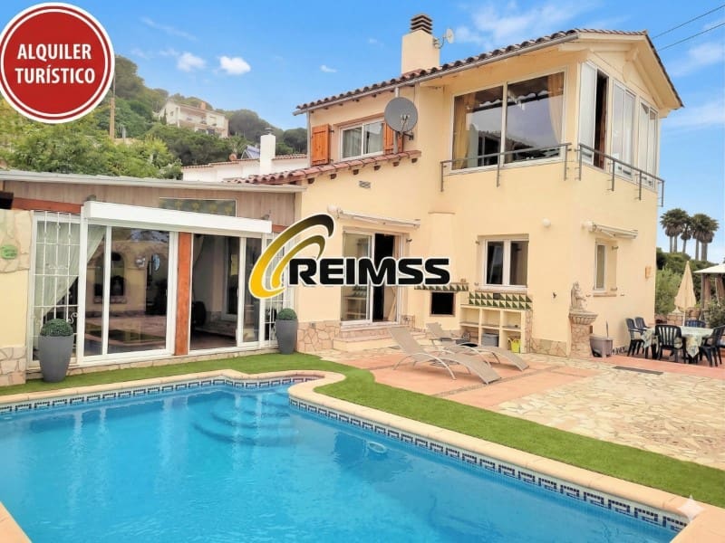 6 soveværelse Villa til salg i Lloret de Mar med swimmingpool garage - € 449.000 (Ref: 7241137)