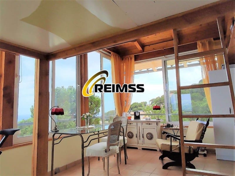6 soveværelse Villa til salg i Lloret de Mar med swimmingpool garage - € 449.000 (Ref: 7241137)