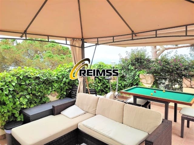 6 makuuhuone Huvila myytävänä paikassa Lloret de Mar mukana uima-altaan 
autotalli - 449 000 € (Ref: 7241137)