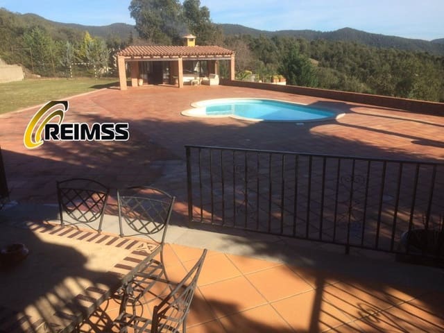 4 slaapkamer Villa te koop in Santa Cristina d'Aro met zwembad garage - € 869.000 (Ref: 7352697)