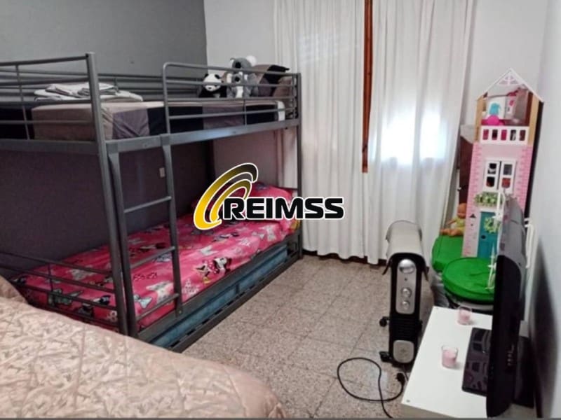 6 soveværelse Villa til salg i Sils med garage - € 248.000 (Ref: 7810354)