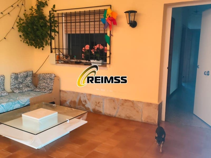 6 soveværelse Villa til salg i Sils med garage - € 248.000 (Ref: 7810354)