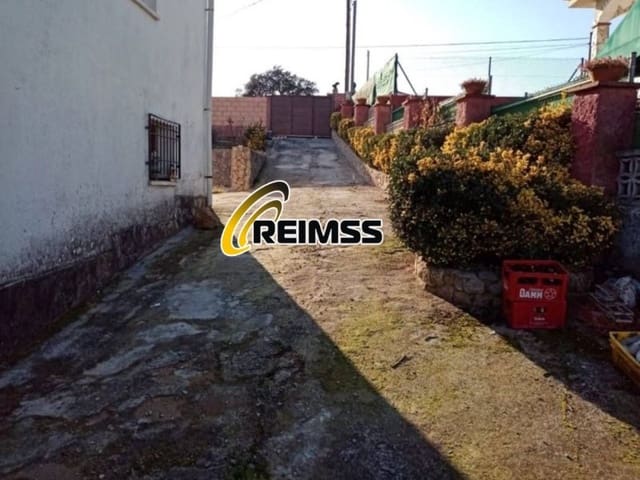 Chalet de 6 habitaciones en Sils en venta con garaje - 240.000 € (Ref: 7810354)