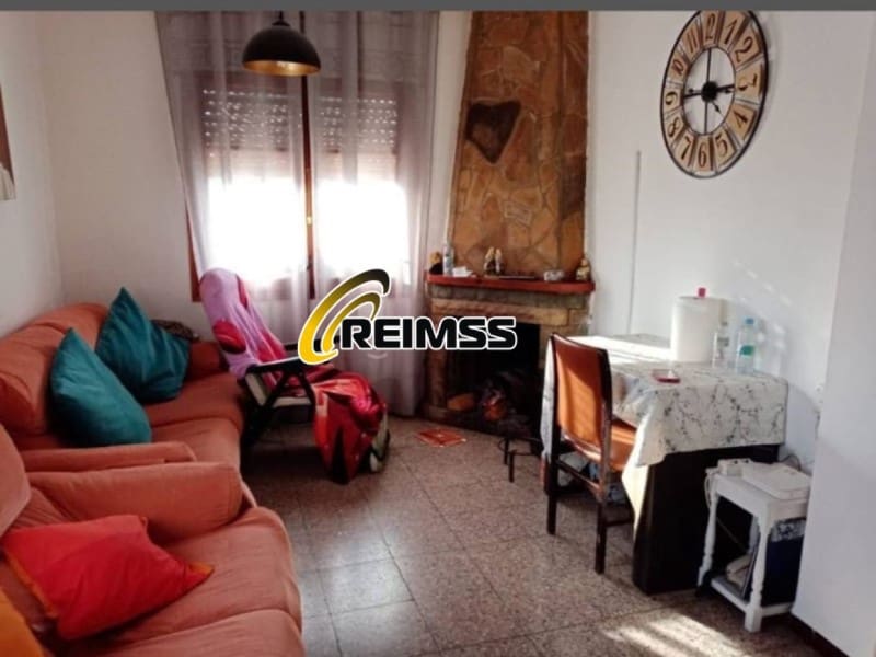 6 soveværelse Villa til salg i Sils med garage - € 248.000 (Ref: 7810354)