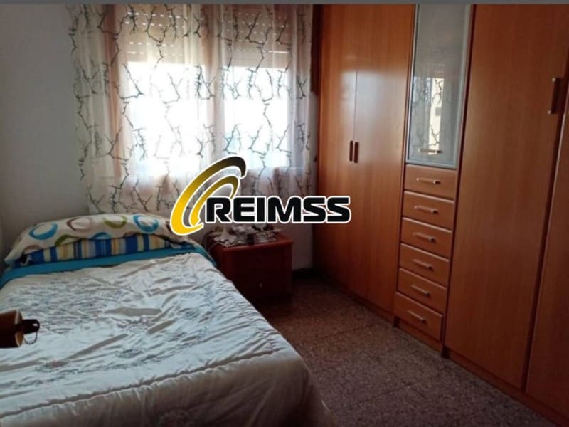 6 soveværelse Villa til salg i Sils med garage - € 248.000 (Ref: 7810354)