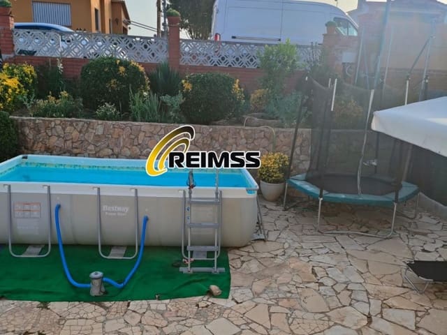 6 bedroom Villa for sale in Sils with garage - € 248,000 (Ref: 7810354)