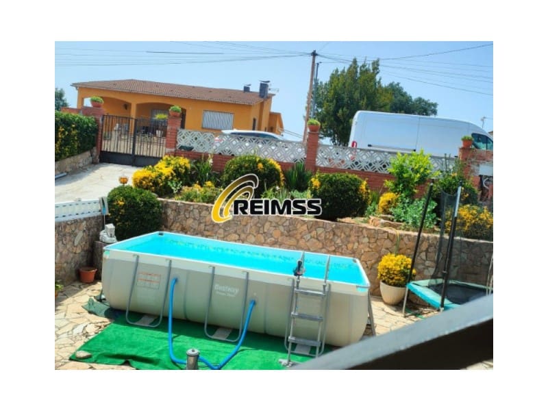 6 soveværelse Villa til salg i Sils med garage - € 248.000 (Ref: 7810354)