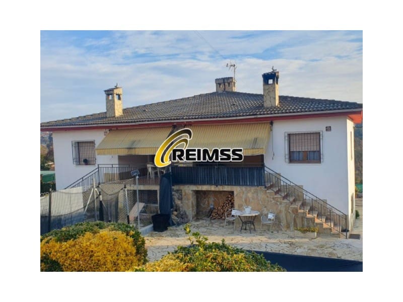 6 soveværelse Villa til salg i Sils med garage - € 248.000 (Ref: 7810354)