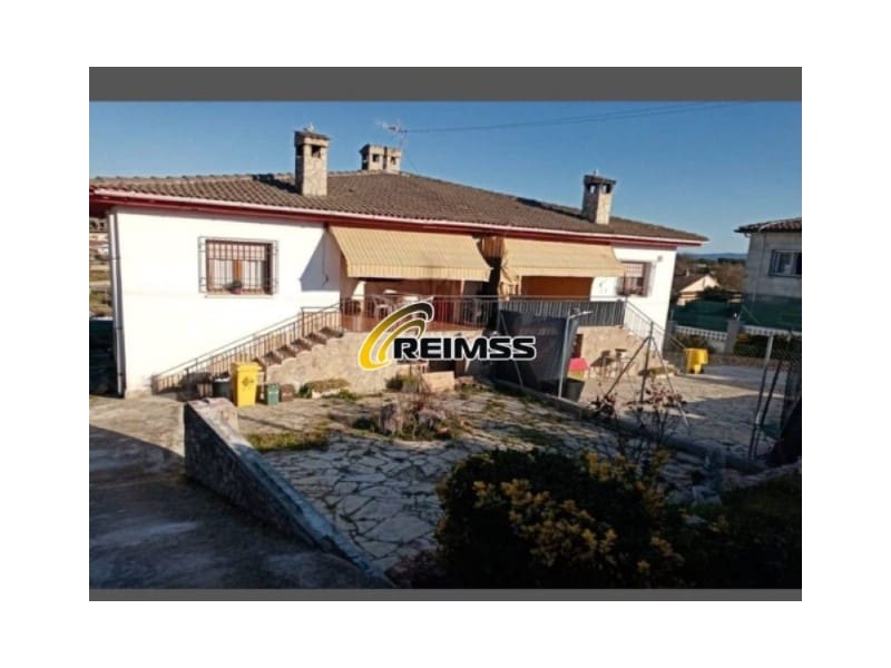 6 soveværelse Villa til salg i Sils med garage - € 248.000 (Ref: 7810354)