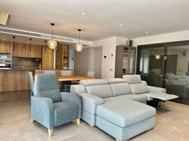 4 bedroom Villa for sale in Urbanitzacions del Nord, Lloret de Mar with pool garage - € 869,500 (Ref: 8298233)