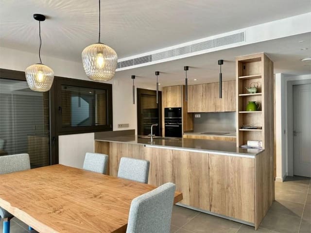 4 chambre Villa/Maison à vendre à Urbanitzacions del Nord, Lloret de Mar avec piscine garage - 869 500 € (Ref: 8298233)