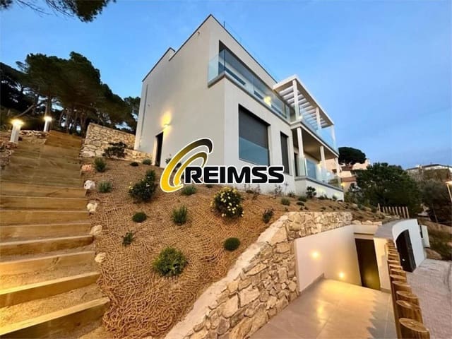 4 chambre Villa/Maison à vendre à Urbanitzacions del Nord, Lloret de Mar avec piscine garage - 869 500 € (Ref: 8298233)