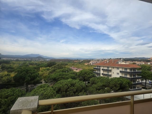 4 bedroom Flat for sale in Blanes with pool garage - € 340,000 (Ref: 8311137)