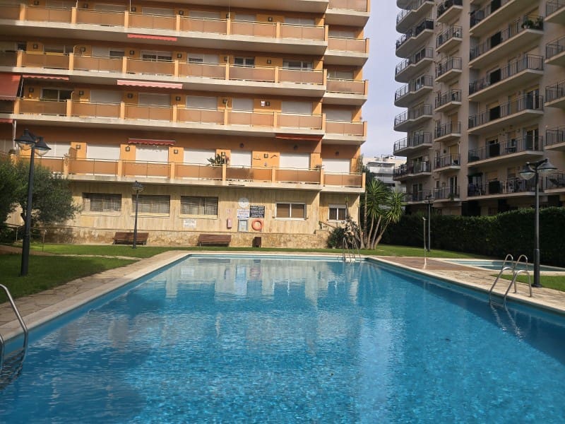 4 sypialnia Mieszkanie na sprzedaż w Blanes z basenem garażem - 340 000 € (Ref: 8311137)