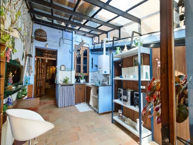 4 bedroom Villa for sale in Riudarenes with garage - € 420,500 (Ref: 8399617)