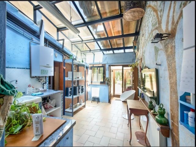 4 bedroom Villa for sale in Riudarenes with garage - € 420,500 (Ref: 8399617)