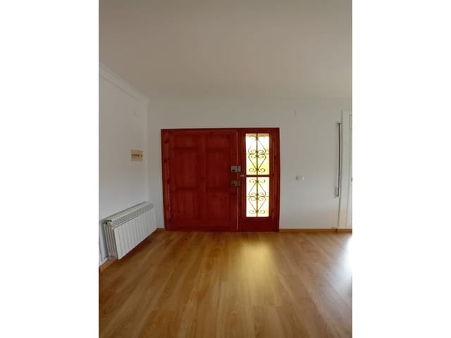 3 bedroom Villa for sale in Tordera with garage - € 285,000 (Ref: 8411829)