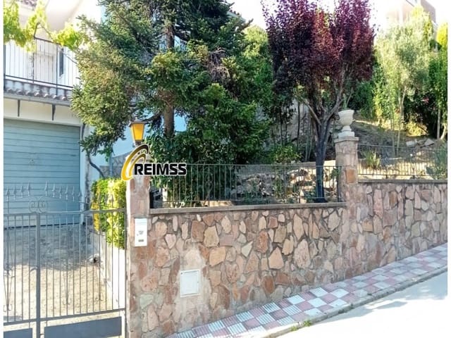 3 bedroom Villa for sale in Tordera with garage - € 285,000 (Ref: 8411829)