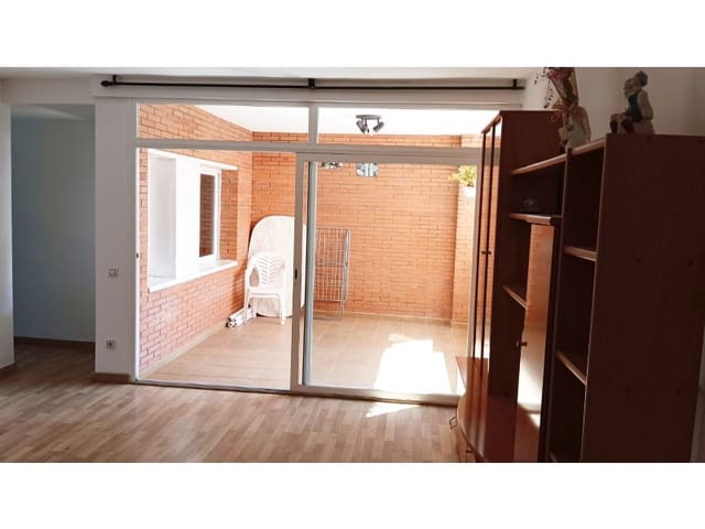 4 soveværelse Lejlighed til salg i Fenals, Lloret de Mar med garage - € 298.000 (Ref: 8437317)