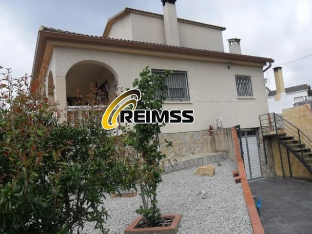 4 slaapkamer Villa te koop in Maçanet de la Selva met zwembad garage - € 350.000 (Ref: 8484803)