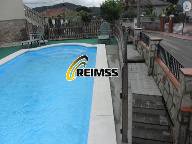 Chalet de 4 habitaciones en Maçanet de la Selva en venta con piscina garaje - 350.000 € (Ref: 8484803)