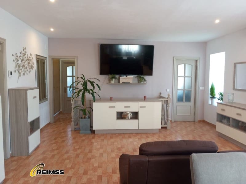 6 soveværelse Villa til salg i La Goba med garage - € 398.000 (Ref: 8508968)