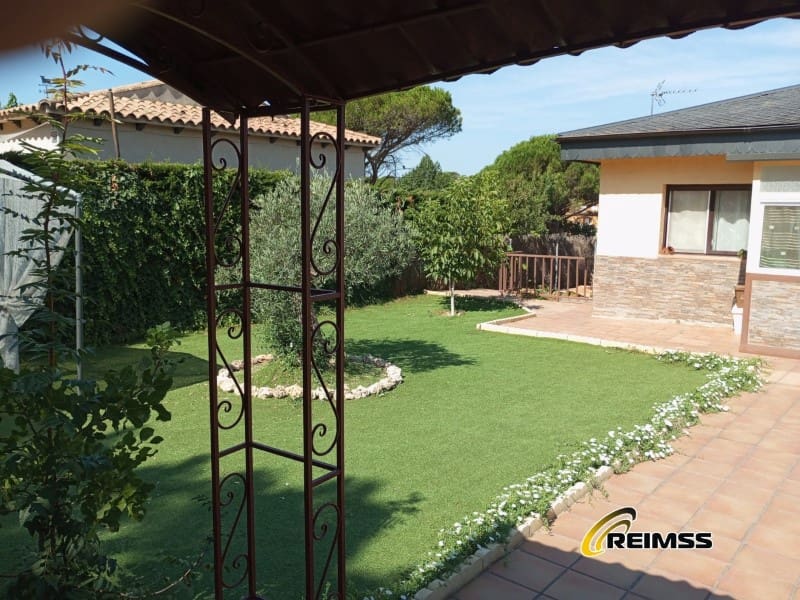 6 soveværelse Villa til salg i La Goba med garage - € 398.000 (Ref: 8508968)