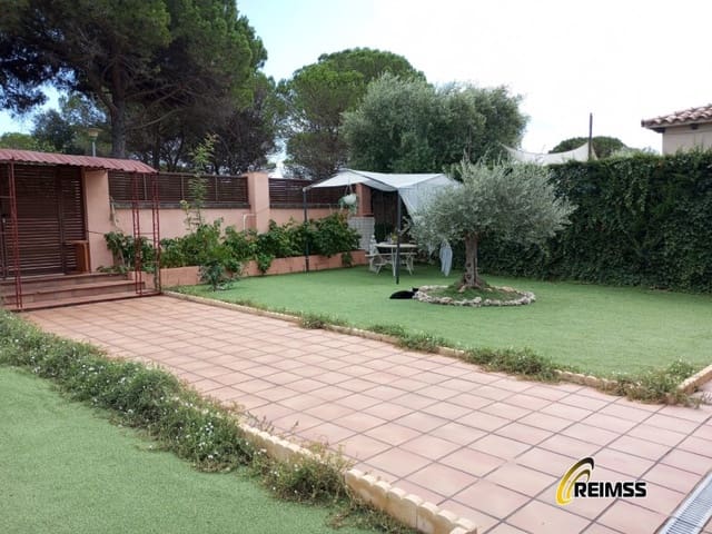 6 bedroom Villa for sale in La Goba, Vidreres with garage - € 398,000 (Ref: 8508968)