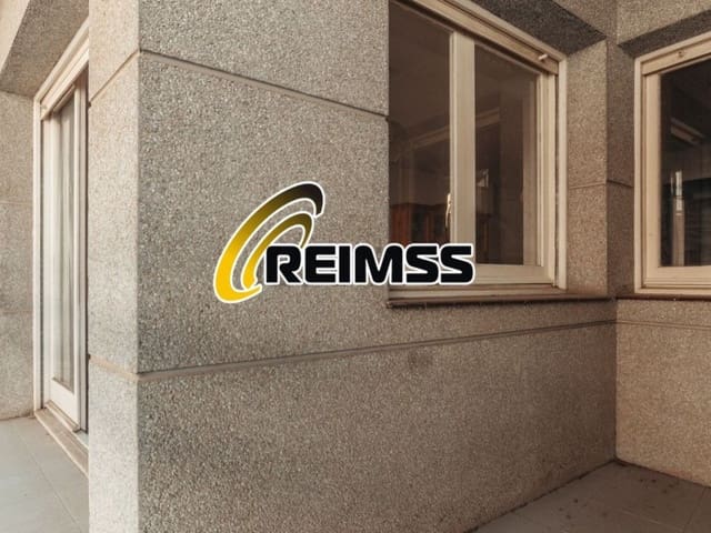 3 bedroom Flat for sale in Blanes - € 160,000 (Ref: 8508977)