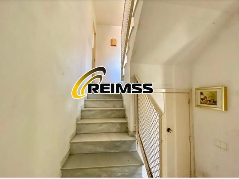 4 slaapkamer Villa te koop in Lloret de Mar met garage - € 315.000 (Ref: 8551110)