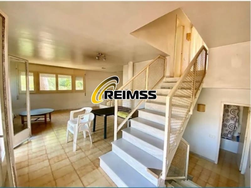 4 slaapkamer Villa te koop in Lloret de Mar met garage - € 315.000 (Ref: 8551110)