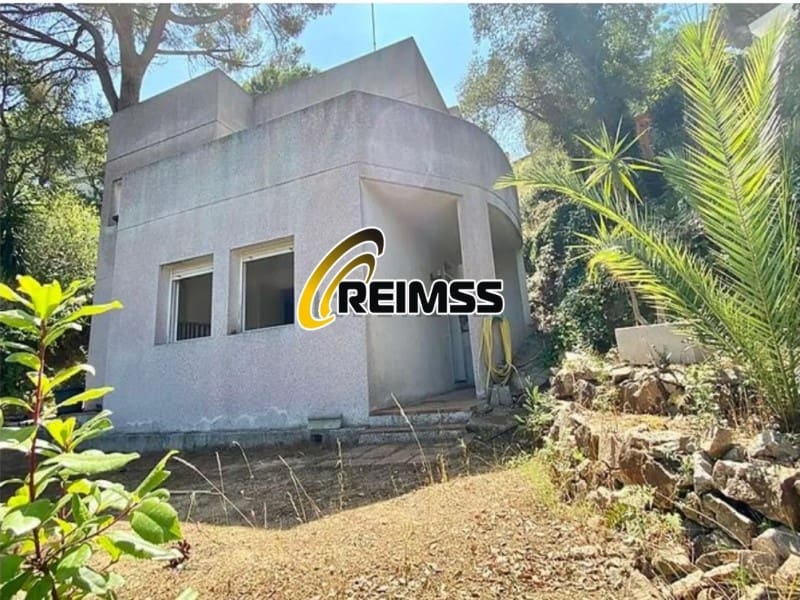 4 slaapkamer Villa te koop in Lloret de Mar met garage - € 315.000 (Ref: 8551110)