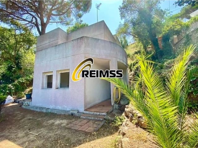 4 slaapkamer Villa te koop in Canyelles, Lloret de Mar met garage - € 315.000 (Ref: 8551110)