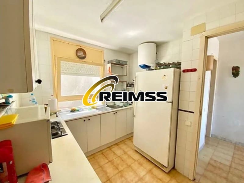 4 bedroom Villa for sale in Lloret de Mar with garage - € 335,000 (Ref: 8551110)