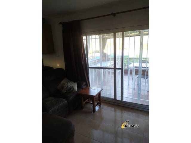 4 bedroom Villa for sale in Llagostera with garage - € 215,000 (Ref: 8551114)