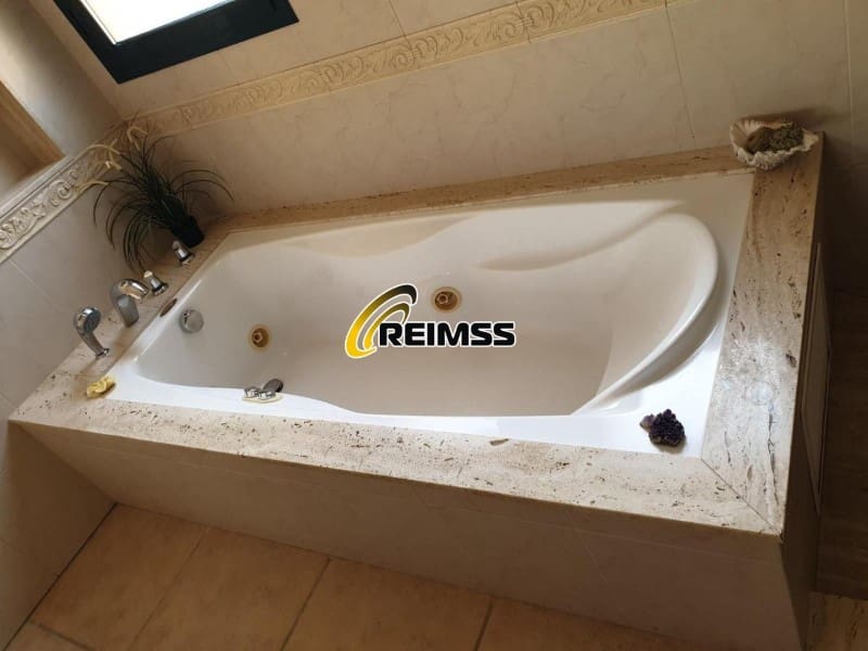 5 makuuhuone Huvila myytävänä paikassa Lloret de Mar mukana 
autotalli - 892 500 € (Ref: 8744325)