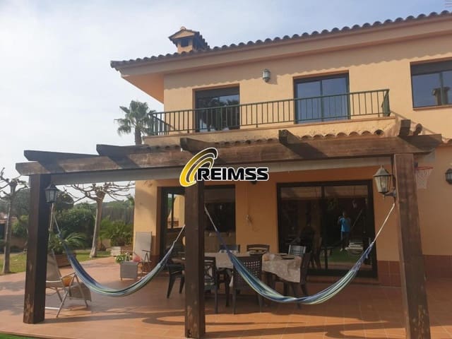 5 soverom Villa til salgs i Condado del Jaruco - Puigventós, Lloret de Mar med garasje - € 892 500 (Ref: 8744325)