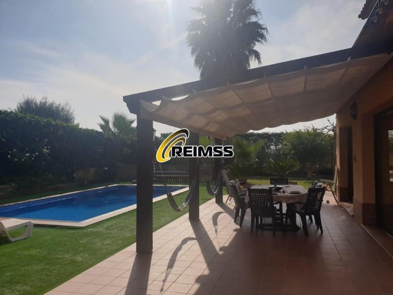 5 makuuhuone Huvila myytävänä paikassa Lloret de Mar mukana 
autotalli - 892 500 € (Ref: 8744325)