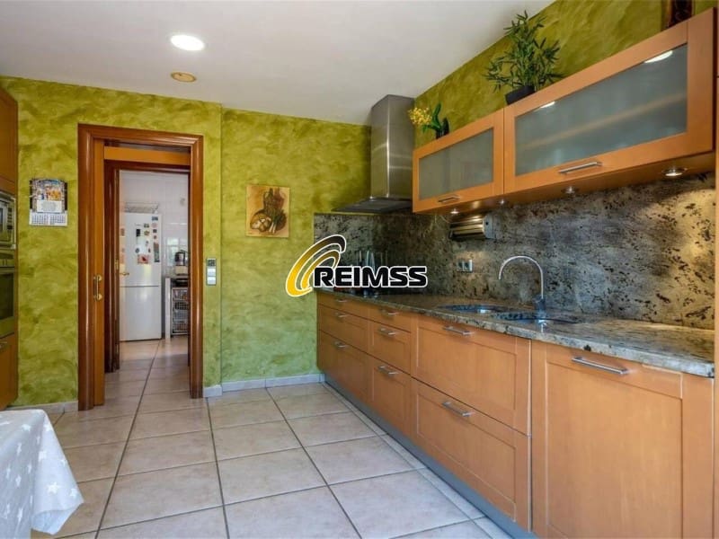 5 makuuhuone Huvila myytävänä paikassa Lloret de Mar mukana 
autotalli - 892 500 € (Ref: 8744325)