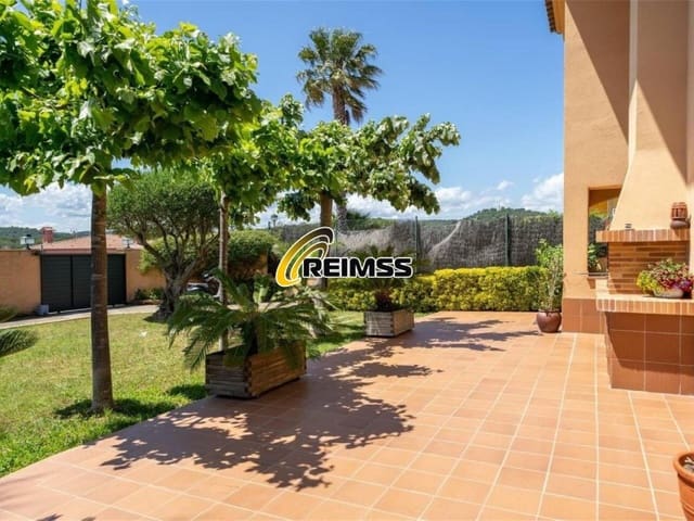 5 soverom Villa til salgs i Condado del Jaruco - Puigventós, Lloret de Mar med garasje - € 892 500 (Ref: 8744325)