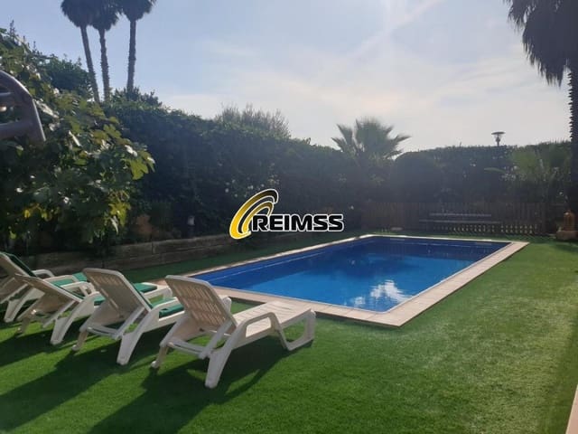 5 makuuhuone Huvila myytävänä paikassa Fenals, Lloret de Mar mukana uima-altaan 
autotalli - 892 500 € (Ref: 8744325)