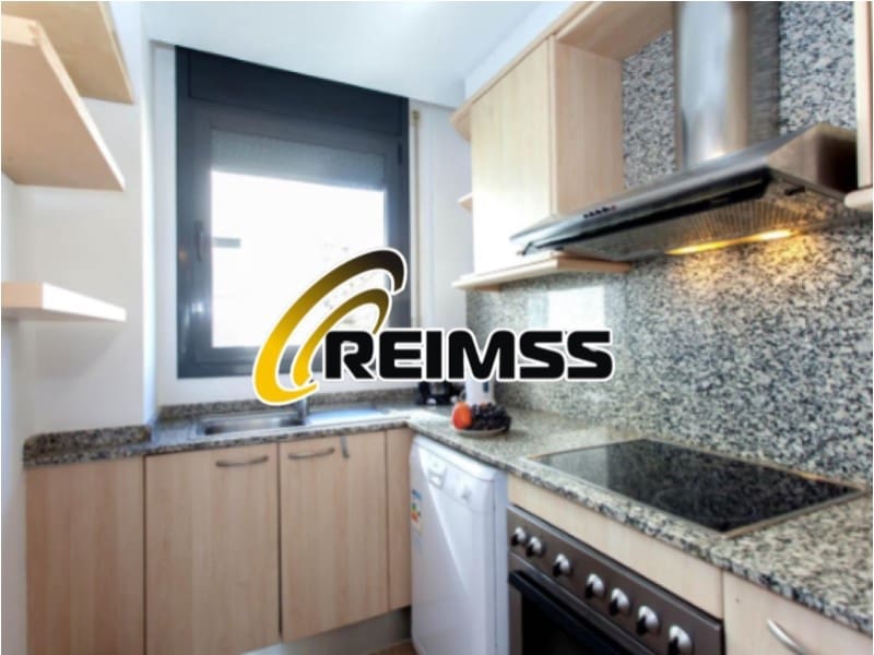 Piso de 4 habitaciones en Lloret de Mar en venta - 338.000 € (Ref: 8744327)