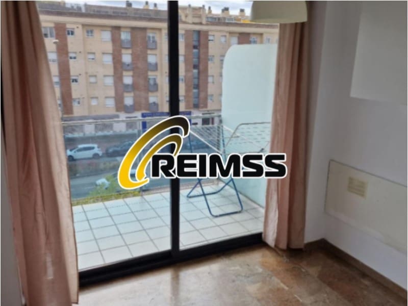 Piso de 4 habitaciones en Lloret de Mar en venta - 338.000 € (Ref: 8744327)