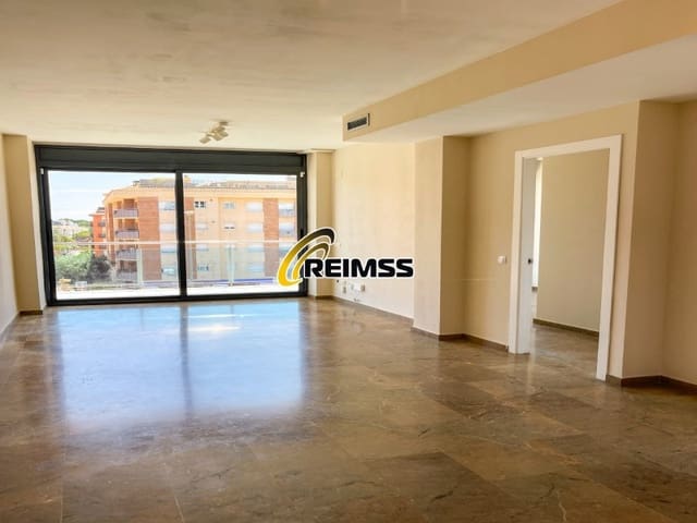 4 makuuhuone Asunto myytävänä paikassa Fenals, Lloret de Mar - 345 500 € (Ref: 8744327)